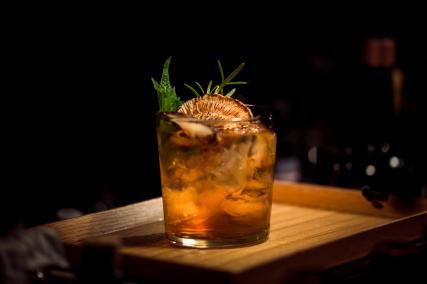 Résistance, le nouveau bar à cocktails du Marais