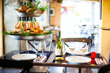 Bonne Pêche au nouveau Sea Bar du marché d’Aligre 