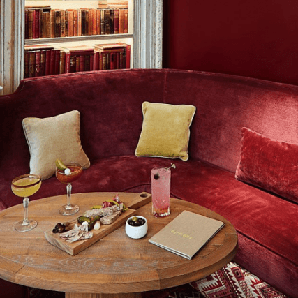 Jòia, the table by Hélène Darroze