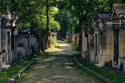 A Day Around Père Lachaise: ideas and places to go
